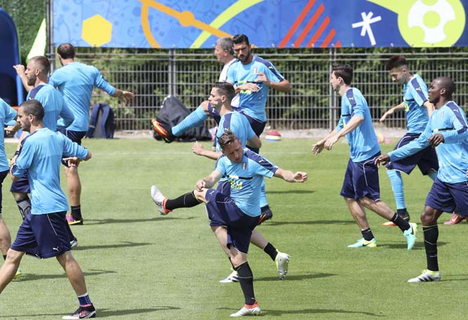 Italy players attend a training session at the Bernard Gasset in Montpellier, France on Sunday. Italy will face Belgium in a Euro 2016 Group E soccer match in Lyon on Monday.