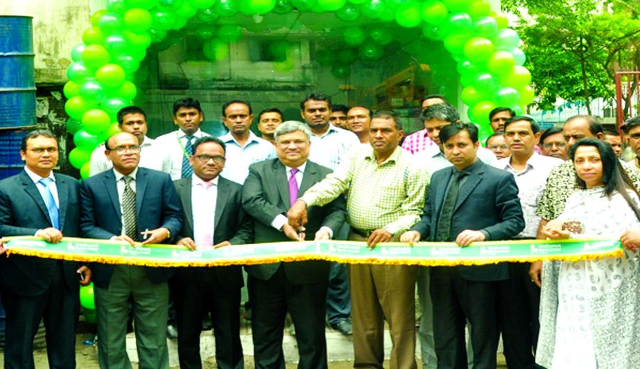 Md. Shafiul Azam, Managing Director and CEO of Modhumoti Bank Limited, inaugurating a revenue collection booth at Dhaka North City Corporation (DNCC) area on Tuesday. DNCC holding tax will be collected through this Booth.