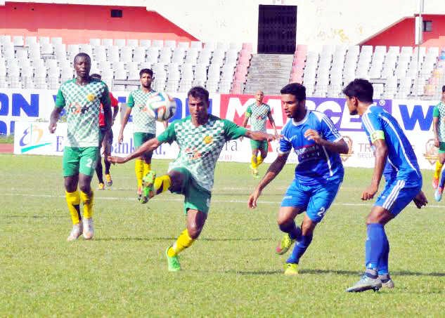 A view of the match of the Walton Federation Cup Football between Sheikh Russel Krira Chakra Limited and Rahmatganj MFS at the Bangabandhu National Stadium on Saturday.