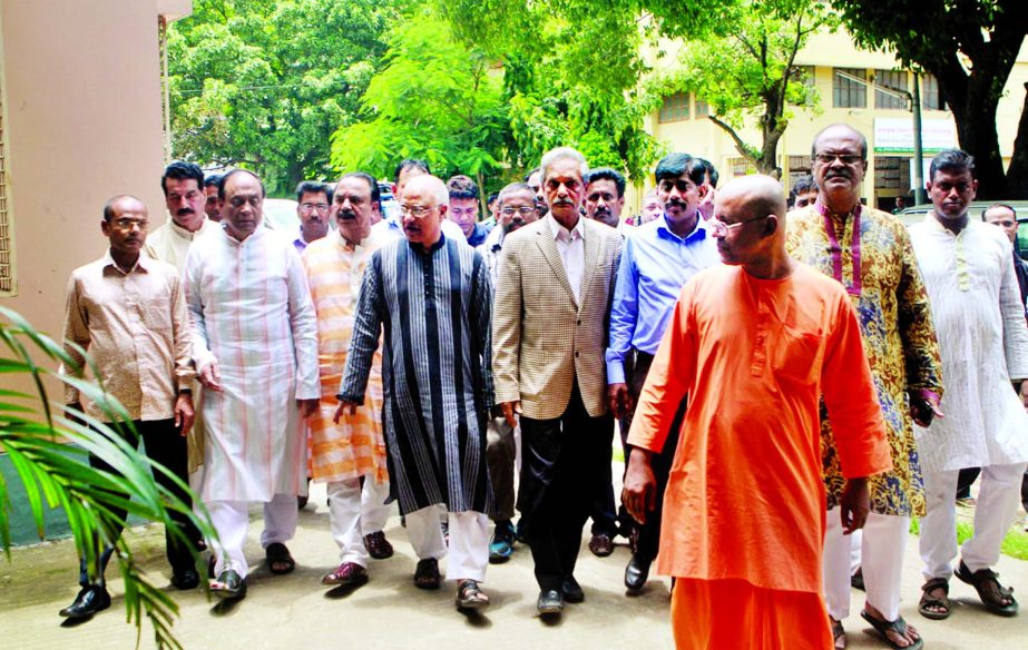 A seven-member BNP delegation went Ramkrishna Mission in the city on Tuesday to express their solidarity with authorities following the recent death threat to its priest.