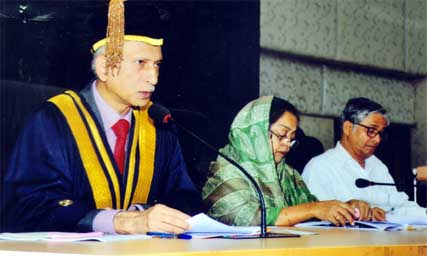 Chairman of the Dhaka University Senate and Vice-Chancellor Prof Dr AAMS Arefin Siddique delivering speech at the Annual Senate Session at the Nabab Nawab Ali Chowdhury Senate Bhaban on Thursday.