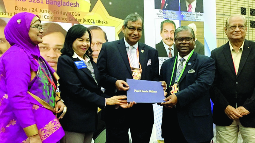 Rotary International (RI) awarded the "Paul Harris Fellow"" fellowship to Dhaka WASA MD Taqsem A Khan in recognition to the success of his reform initiative named ""Turnaround Dhaka WASA Programme"". He is seen receiving the award from RI Director Pr"