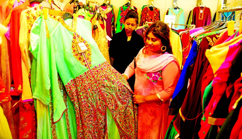 Mantra Exclusive Fashion Store at Bashundhara Shopping Mall in the city displayed a wide range of dresses ahead of Eid designed by renowned designers both from home and abroad. The exclusively designed quality dresses, in the mean time, have drawn a huge