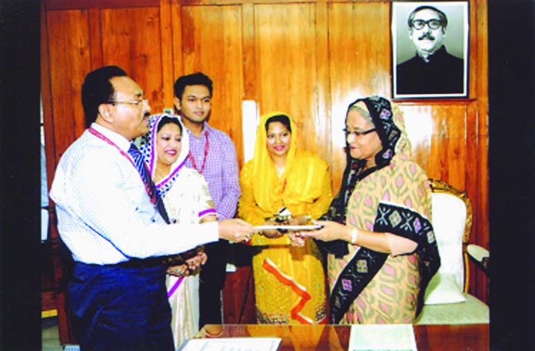 Md. Anowar Hossain Chairman, Board of Directors of Islami Commercial Insurance Company Ltd. handed over a cheque of Tk.2.5 million recently to Prime Minister Sheikh Hasina as donation to Bangabandhu Sheikh Mujibur Rahman Memorial Trust. Directors Shahida