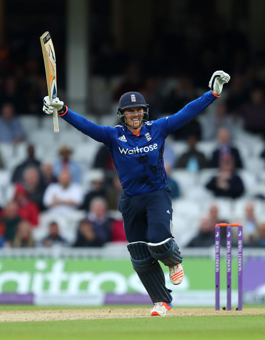 Jason Roy brought up his hundred from 74 balls during the 4th ODI between England and Sri Lanka at the Oval on Thursday.