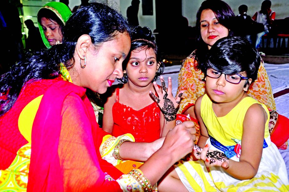 Jatiya Press Club and Elite Mehedi jointly organised a Henna Festival at the JPC on Friday.