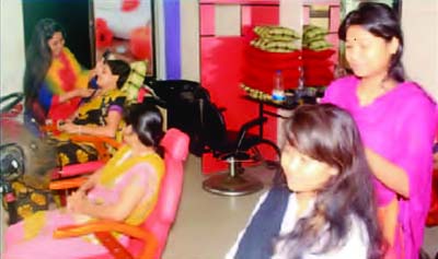 BOGRA: Women are busy in Eid shopping in New Market on Saturday.