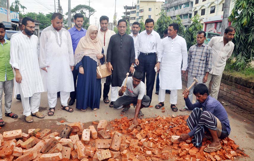 Mrs Jubaira Nargis Khan, Acting CCC Mayor visiting reconstruction works of Arakan Road on Monday.