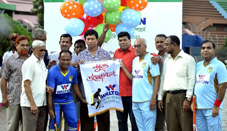 Advisor of Walton Group Major General AKM Muzahid Uddin inaugurating the Walton Second Mirza Farid Memorial Umpires Hockey Tournament by releasing the balloons as the chief guest at the Moulana Bhashani National Hockey Stadium on Wednesday.