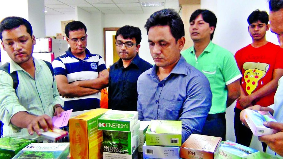 RAB mobile team on Wednesday raided the Malaysian K Energy International Ltd and fines Taka 5 lakh for illegally running the businesses in city's Banani area sans Trade License.