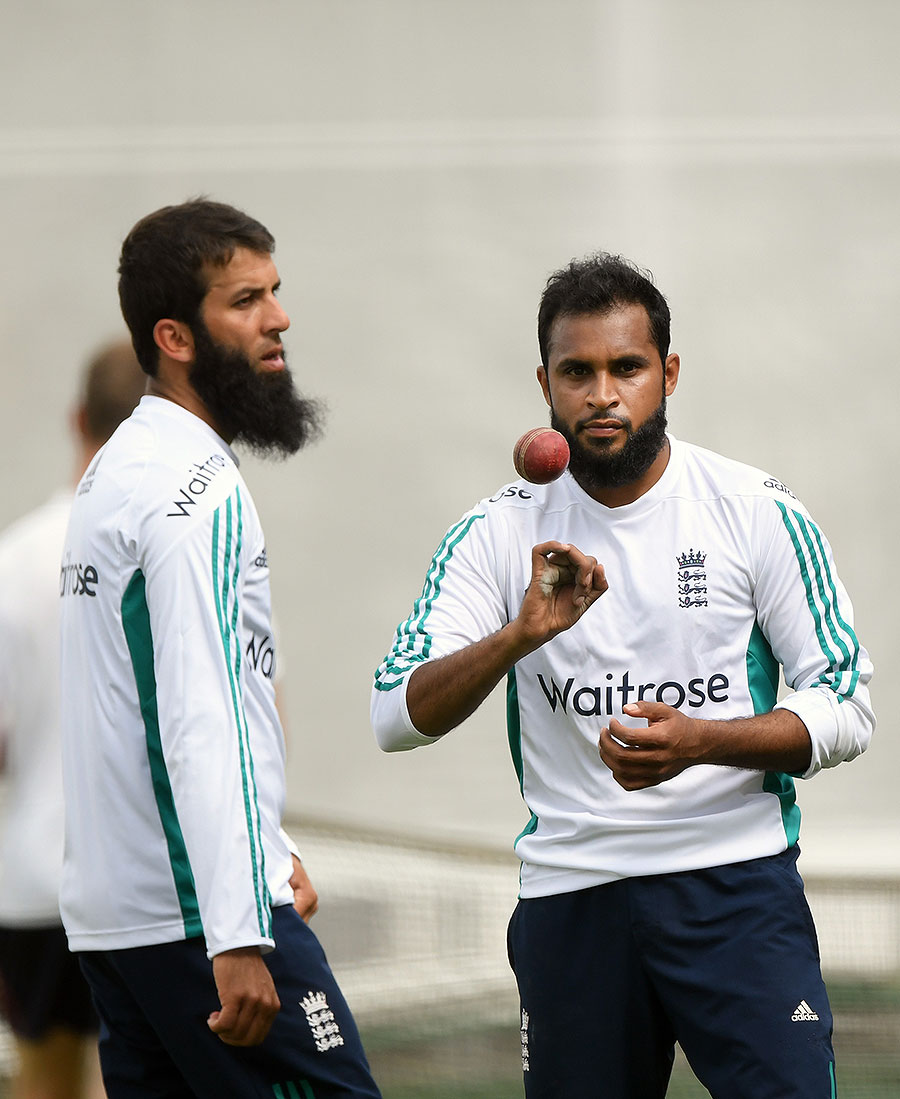 Adil Rashid (R) and Moeen Ali could be competing for one spin-bowling slot ahead of England v Pakistan, 2nd Investec Test at Old Trafford on Thursday.