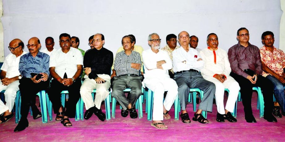 Pro-Awami League journalists at a meeting at Jatiya Press Club on Saturday ahead of election for BFUJ president post.