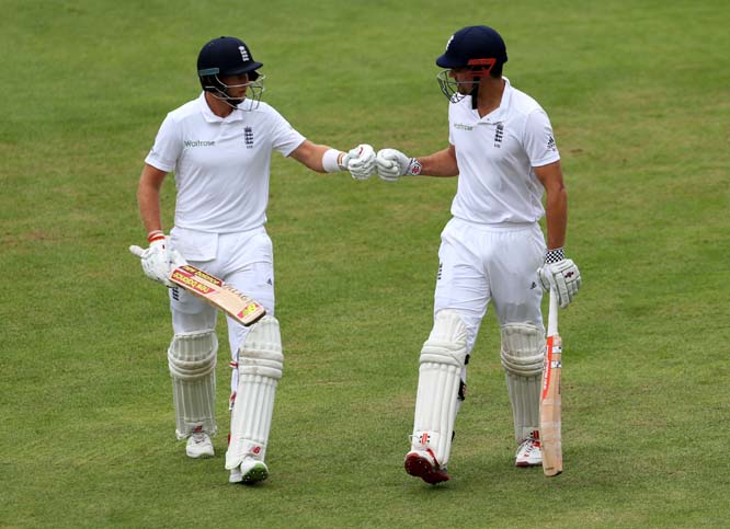Alastair Cook and Joe Root extended their second-wicket stand on the 4th day of 2nd Investec Test between England and Pakistan at Old Trafford on Monday.