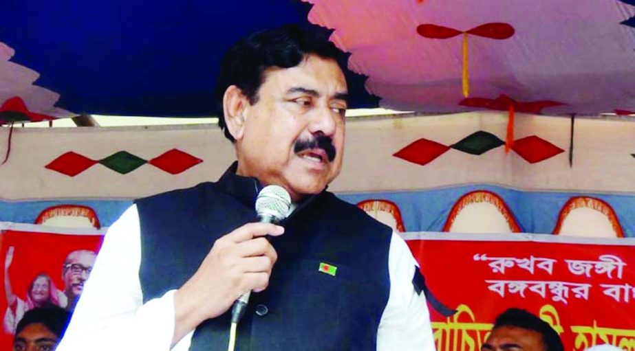 KISHOREGANJ: Shipping Minister Md Shahjahan Khan addressing a peace meeting on social movement against militancy at Azim Uddin premises on Tuesday. Tarafder Md Akhter Jamil, Acting DC chaired the meeting.