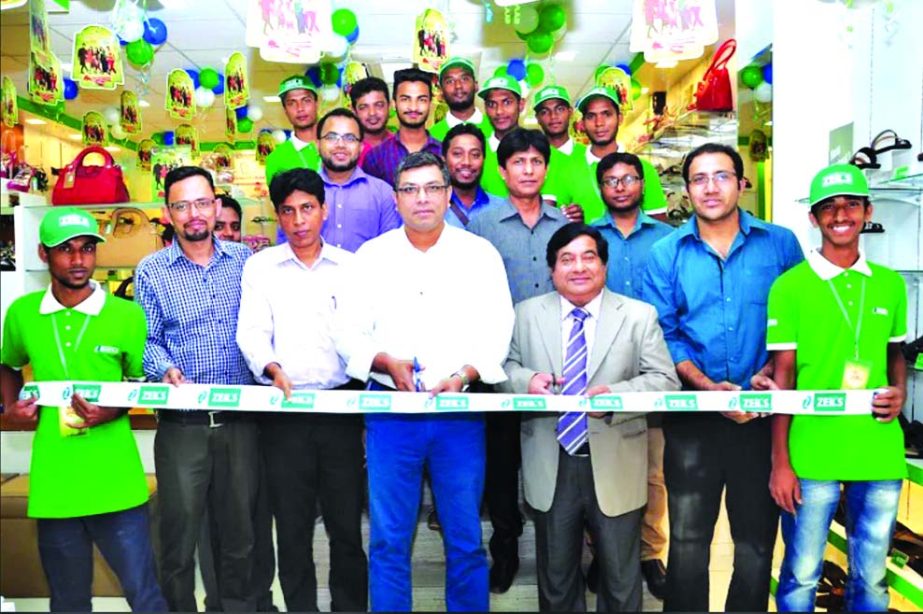 Zeil's Shop Ltd has recently opened a new store at Progoti Shoroni of Shahazadpur in the city. Zahir Uddin Tarik, Chairman and M.A Quader, Executive Director of the company formally inaugurated the shop.