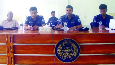 RAJBARI: Jahadul Kabir PPM,SP, Rajbari speaking at a discussion meeting on militancy and terrorism with owners and managers of hotels in Rajbari on Saturday.