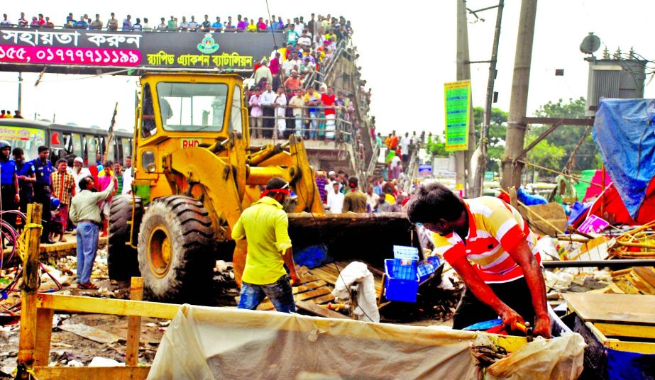 Roads and Highways Department evicted the unauthorised installations from the both sides of Dhaka-Chittagong Highway on Friday.