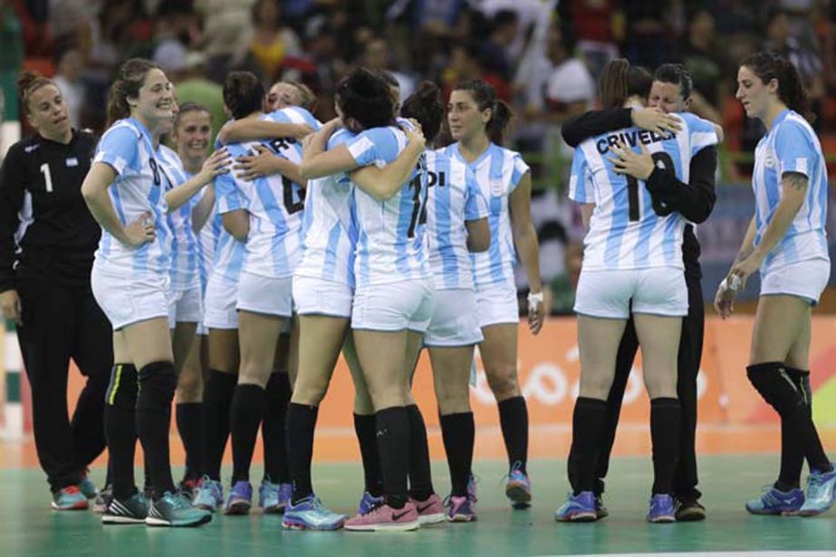 Team Argentina gather after the women's preliminary handball match between Argentina and South Korea at the 2016 Summer Olympics in Rio de Janeiro, Brazil on Sunday.