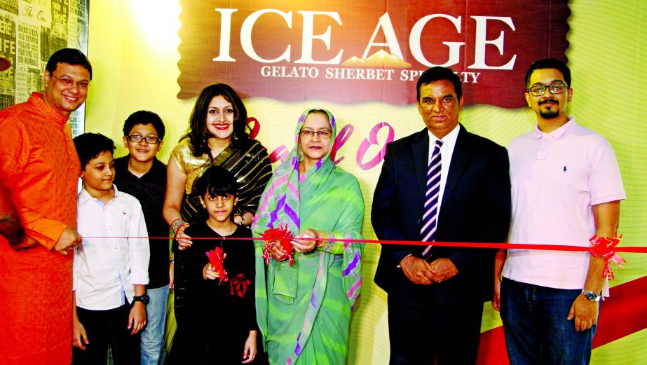 Ejab Foods Ltd. a sister concern of Ejab Group brings ICE AGE to Dhaka, a Thai brand, specializing in Italian gelato and sherbet. Chairperson of Ejab Group, Nahar Ahmed formally inaugurated the parlor recently in the city's Banani area.