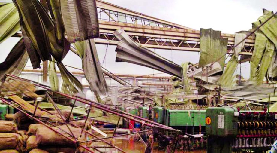 Four workers of Bakhunda Jobaida Karim Jute Mills were killed and 50 others injured as its roof collapsed during storm that lashes different parts in Faridpur Sadar Upazila on Sunday.