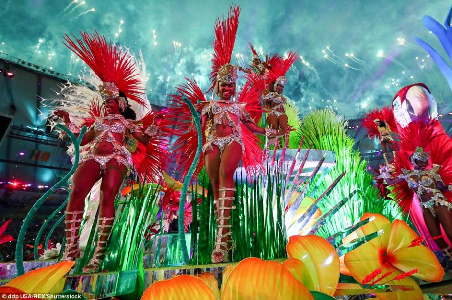 The dancers were on top of festive and dazzling floats that entered the Maracana stadium towards the end of the Closing Ceremony.