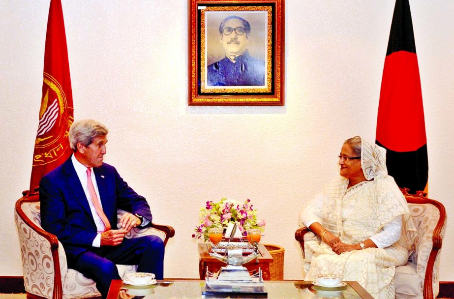 US Secretary of State John Kerry holds talks with Prime Minister Sheikh Hasina at Prime Minister's Office on Monday. BSS photo