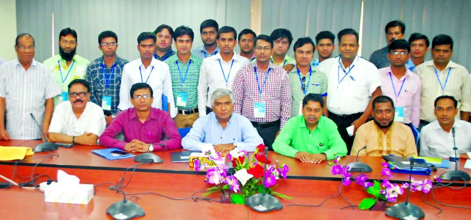 Md Jashim Uddin, President, Bangladesh Plastic Goods Manufacturers and Exporters Association (BPGMEA), poses with the participants of a training course on Ã’Export MarketingÃ“ organized by Bangladesh Institute of Plastic Engineering and Technology i