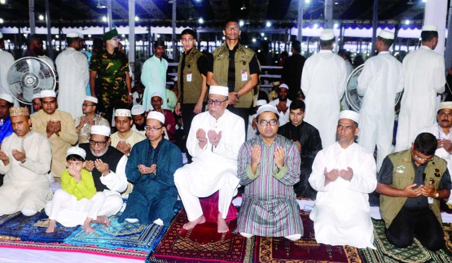 President Abdul Hamid along with other high officials seen offering munajat at National Eidgah on the day of Eid-ul-Azha.