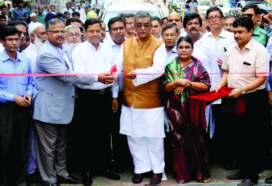 Local Government, Rural Development and Cooperatives Minister Engineer Khandker Mosharraf Hossain MP inaugurated another part of the much awaited Eskaton to Mouchak portion of Mouchak-Magbazar Flyover yesterday. Abdul Malek , Secretary, Local Governme