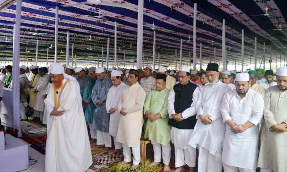 A view of Eid Jamaat held at Jamiatul Falah Complex Mosque on Tuesday.