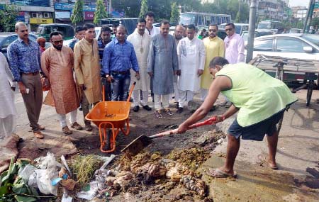 CCC Mayor AJM Nasir Uddin visiting animal wastes removal works in the city yesterday.