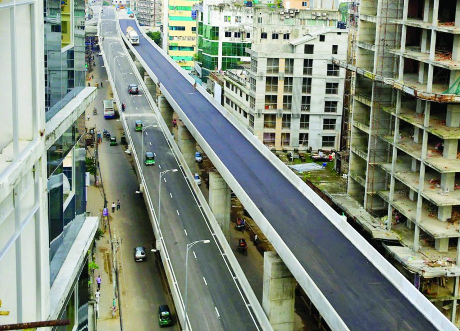 The Eskaton-Mouchak Flyover was opened to traffic to ease the congestion at major area in the city on Thursday.