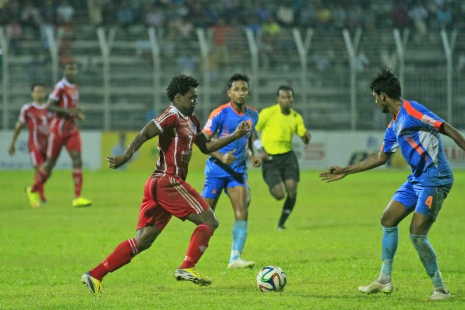 A scene from the JB Group Bangladesh Premier League Football between Abahani Limited and Sheikh Russel Krira Chakra at the Sylhet District Stadium on Sunday.