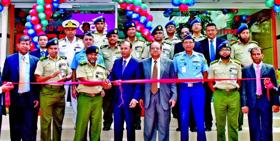 Brigadier General KM Salzar Hossain, Commandant of Military Institute of Science and Technology, inaugurating a Fast Track of Dutch-Bangla Bank Limited at MIST campus in Mirpur Cantonment on Monday. Sayem Ahmed, Chairman of the Bank was present.