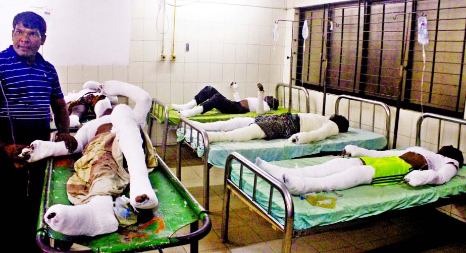 Six persons who were injured in a water tank explosion while cleaning it in city's Dhanmondi area were admitted to the Burn Unit of Dhaka Medical College Hospital on Wednesday.