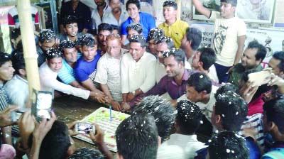 SHARIATPUR: Chhatra League, Shariatpur District Unit cutting cake on the occasion of the 70th birthday of Prime Minister Sheikh Hasina at the party office in Dhanukasto area yesterday.