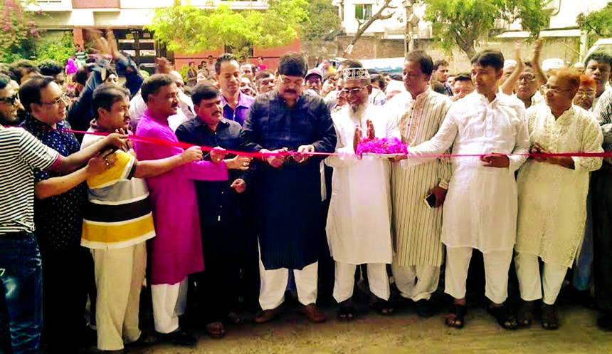 Alhaj Elias Uddin Mollah MP inaugurating dumping station built by Dhaka North City Corporation at Arambagh in Rupnagar Police Station in the city yesterday. Councilor of Ward No 6 Haji Rajjab and local Awami League leaders were present on the occasion.