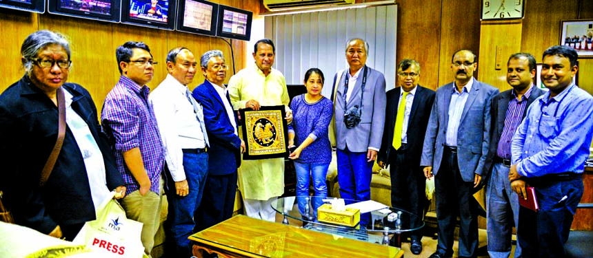 A 6- member delegation from Myanmar led by General Secretary of the Myanmar Press Council (MPC), Thiha Saw called on Information Minister Hasanul Haq Inu at latter's office in Bangladesh Secretariat yesterday.