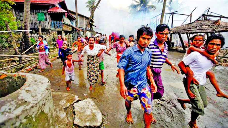 Hundreds of Myanmar's Rohingya villagers were ordered by the Army to abandon their village without giving them adequate time even to collect basic household items on Monday.