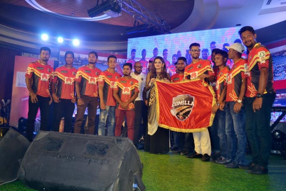 Players of Comilla Victorians pose for photo after their launching ceremony at a city hotel on Wednesday.