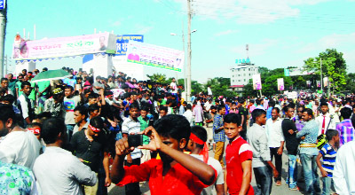 SYLHET: A traffic jam was created as Sramik League, Sylhet District Unit arranged a meeting at Humayun Chattor recently.