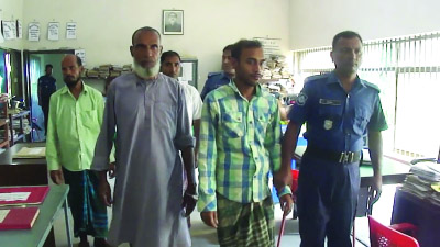 JHENAIDAH: Four Jamaatmen were arrested from Kotchandpur Police Station on Thursday.