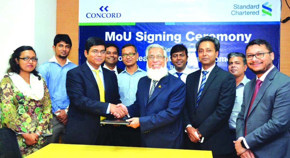 Standard Chartered Bank (SCB) Bangladesh recently signed a home loan deal with Concord Real Estate & Development Ltd on special discount in the city. Shah Kamaluddin, Director, Concord and Makam E Mahmud Billah, Head of Retail Products & Segments, SCB alo