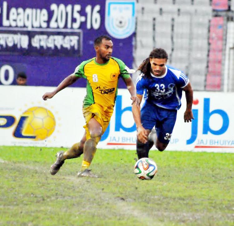 A moment of the match of the JB Group Bangladesh Premier League between Sheikh Russel Krira Chakra and Rahmatganj MFS at the Bangabandhu National Stadium on Saturday.