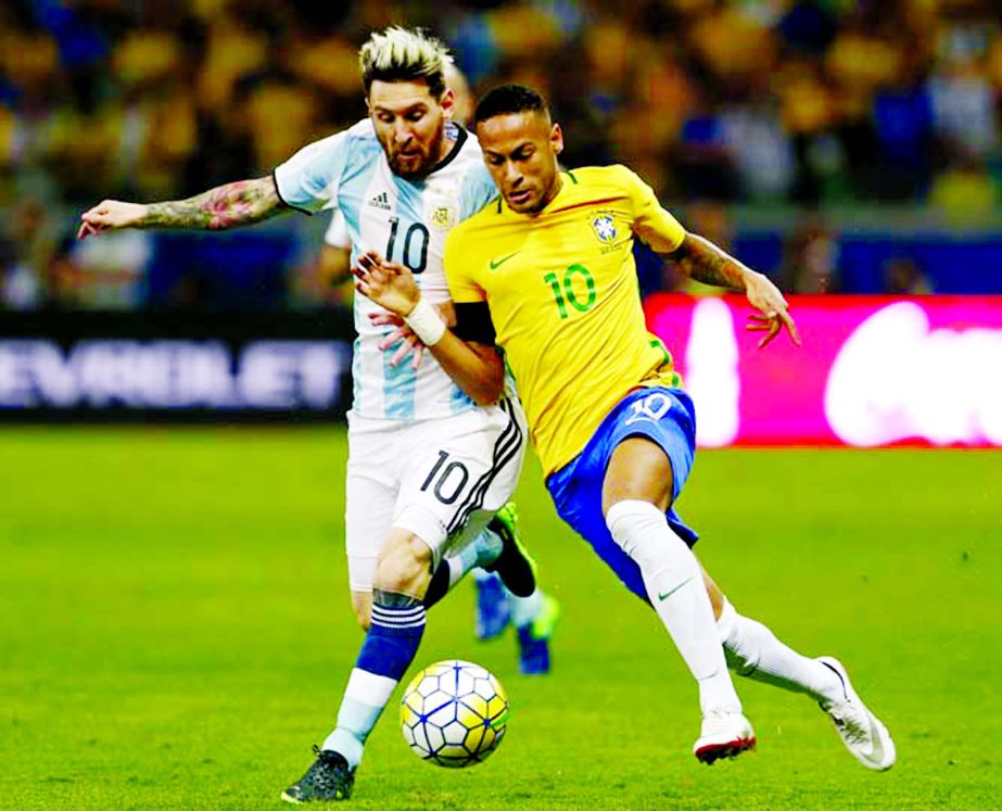 Argentina's Lionel Messi (left) and Brazil's Neymar fight for the ball during a 2018 World Cup qualifying soccer match between Brazil and Argentina at the Estadio Mineirao in Belo Horizonte, Brazil on Thursday.