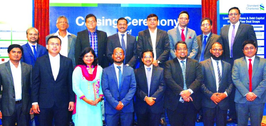 Standard Chartered Bank (SCB) has arranged BDT 650 million Zero Coupon Bond for ACI Godrej Agrovet Private Limited (AGAPL). Dhruba Jyoti Banerjee, Managing Director of AGAPL and Abrar A. Anwar, Chief Executive Officer of SCB, Bangladesh and representative