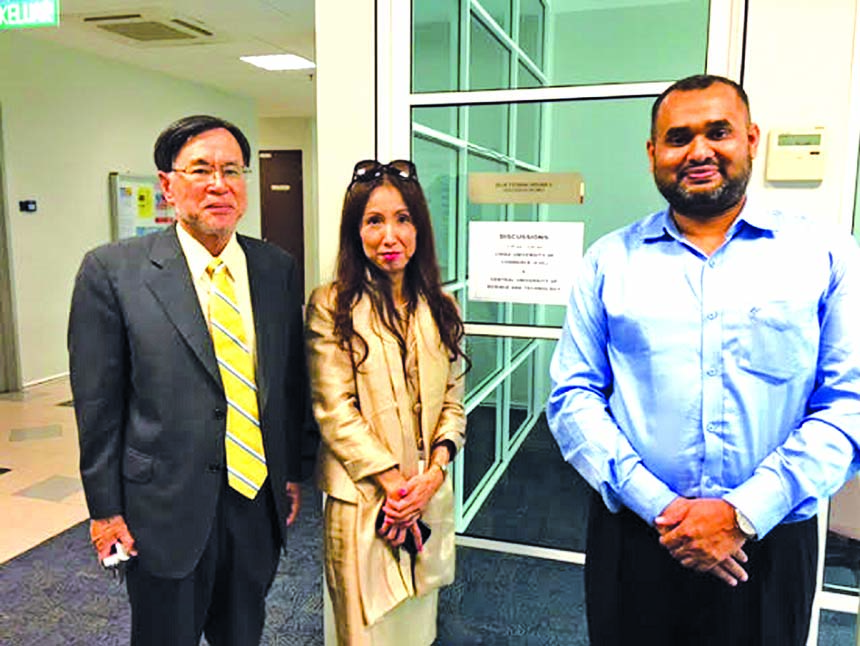 Prof. Dr. Gazi Mahabubul Alam, FRSA (Right), VC of Central University of Science and Technology (CUST) Bangladesh, Prof. Miyuki Aso PhD (Left) and Prof. Masumi Nakashima PhD (Centre) of CUC of Japan pose after an agreement to work business education devel