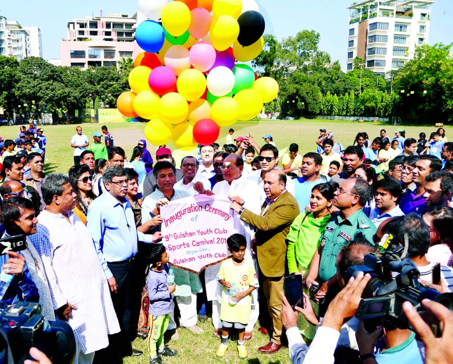Mayor of Dhaka North City Corporation Annisul Huq inaugurating the 9th Gulshan Youth Club Sports Carnival by releasing the balloons as the chief guest at the Gulshan Youth Club Ground on Saturday.