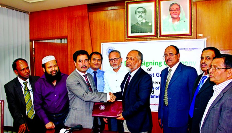 A Trust Deed Agreement was signed between Credence Asset Management Ltd (GAML) and Investment Corporation of Bangladesh (ICB) in the city recently to launch Credence First Growth Fund. Md. Iftikhar-uz-Zaman, MD, ICB and Md. Zakir Hossain, MD of GAML and o