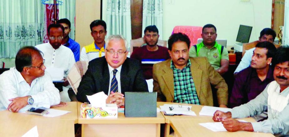 TRISHAL (Mymensingh ): Dr Mohit-ul - Alam , VC, Jatiya Kobi Kazi Nazrul Islam University speaking at a press conference on upcoming entry test of Honours as Chief Guest on Tuesday.